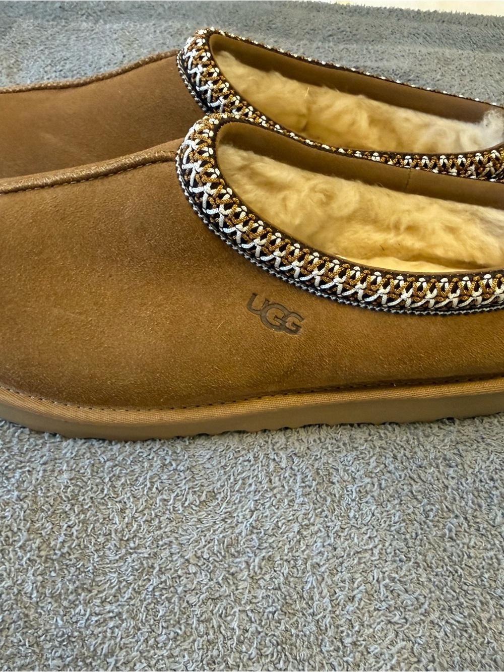 NWT UGG Tasman Chestnut Suede Kids 6, Women 8